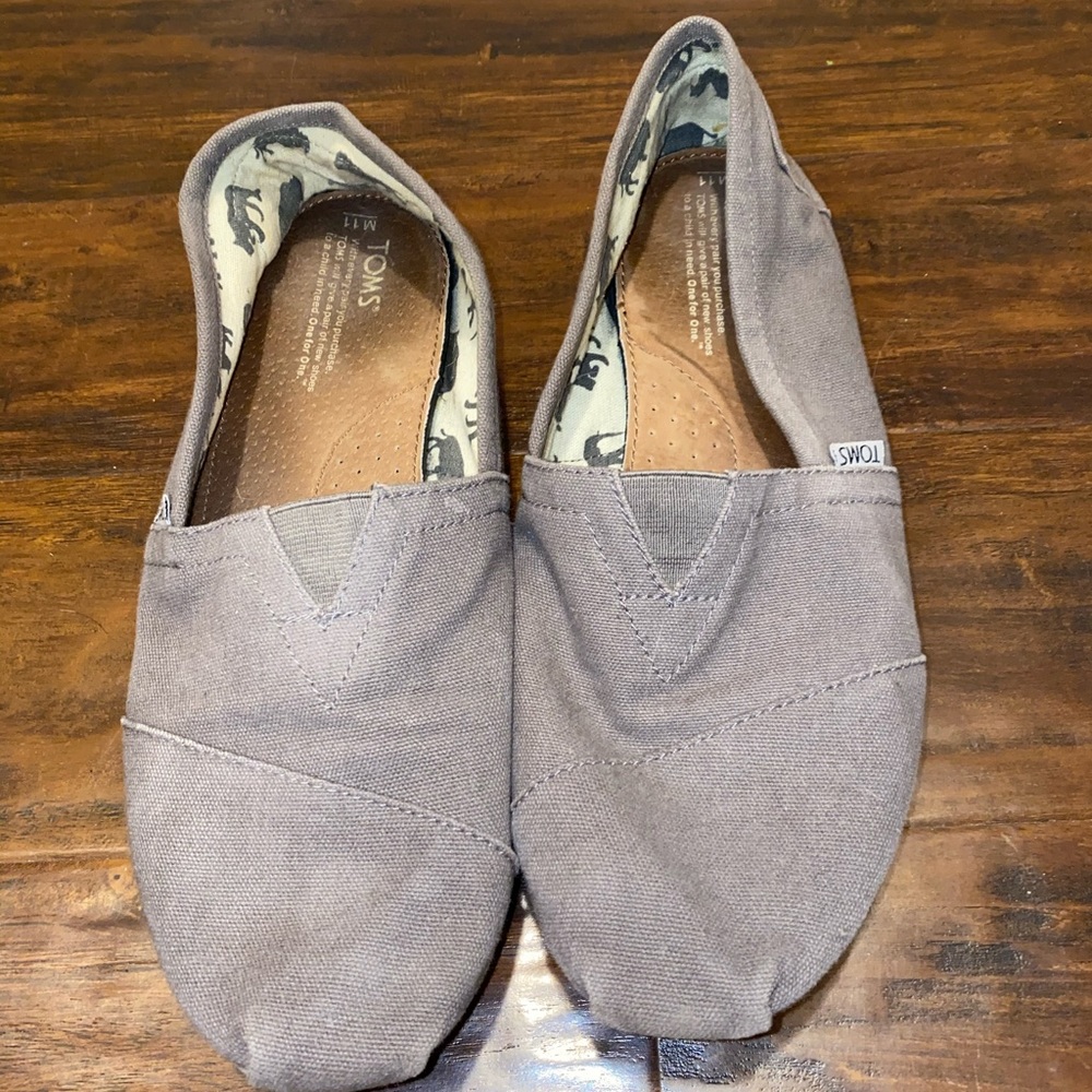 Gray toms